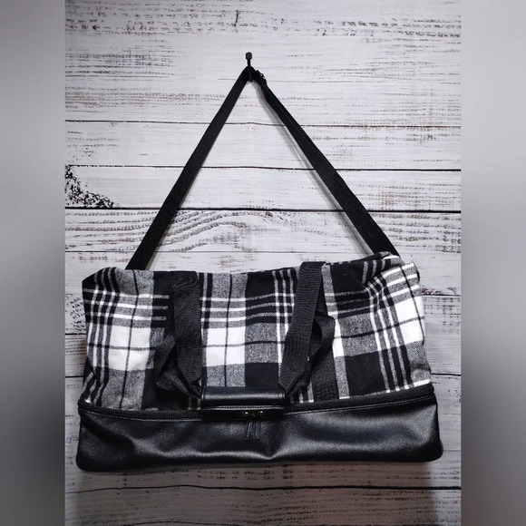 Buffalo‎ Plaid Weekender Duffle Shoe Compartment Travel Overnight - Picture 1 of 5